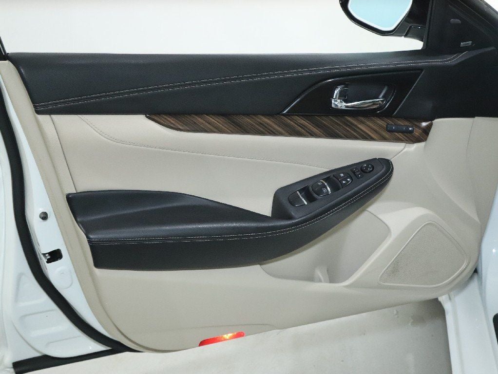 2017 Nissan Maxima Platinum
