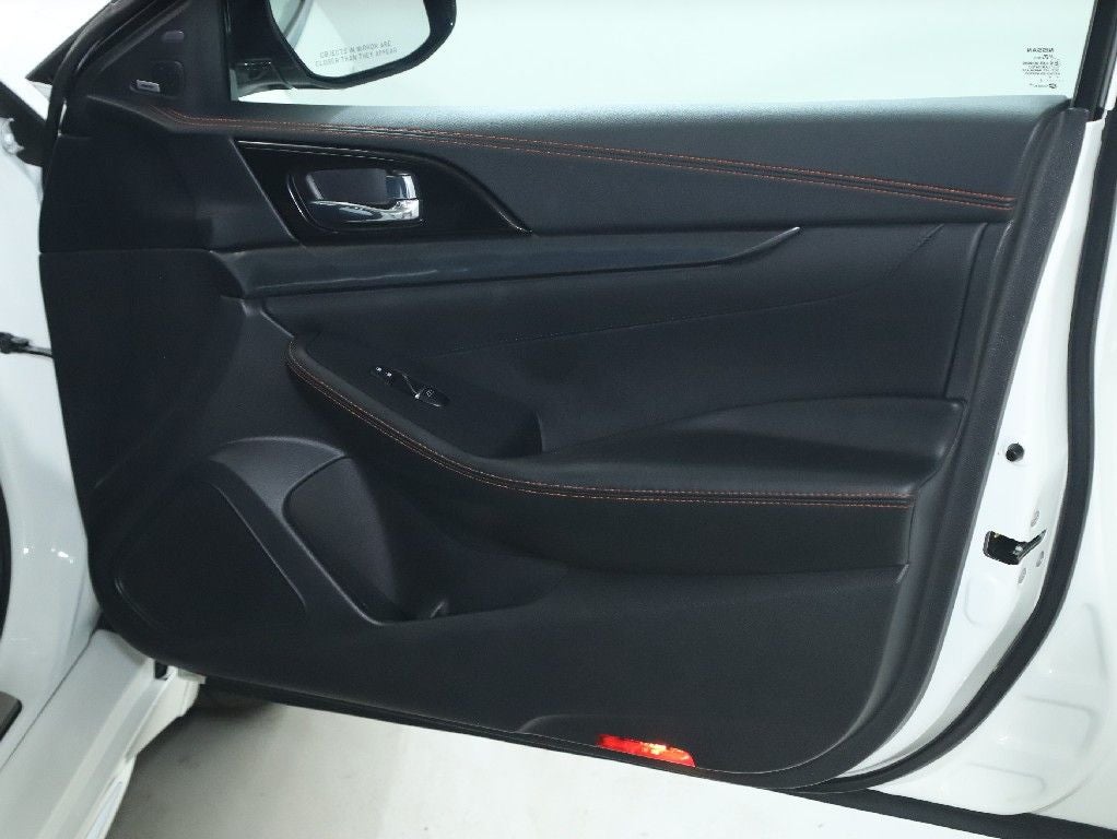 2023 Nissan Maxima SR