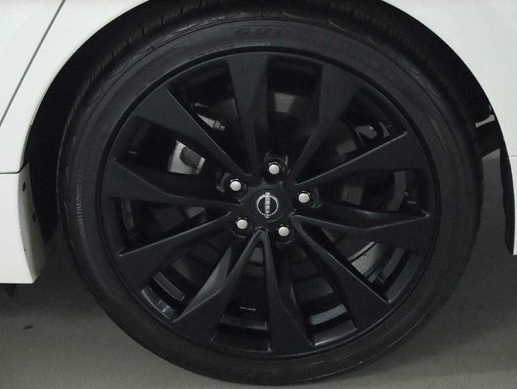 2023 Nissan Maxima SR