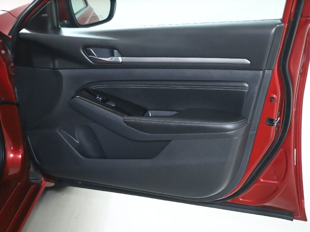 2023 Nissan Altima 2.5 SV Premium AWD