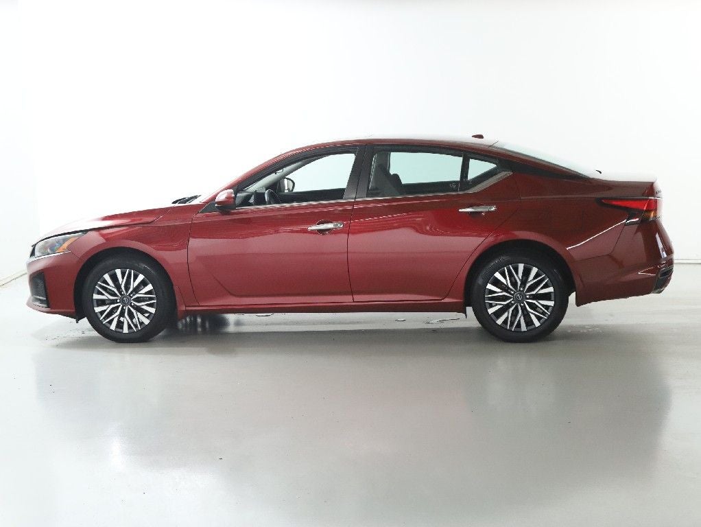 2023 Nissan Altima 2.5 SV Premium AWD