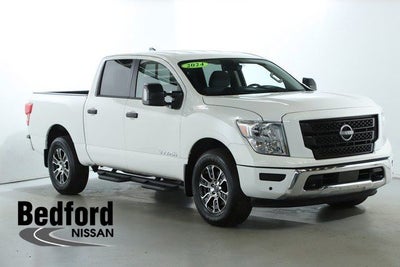 2024 Nissan Titan SV Convenience & Utility Package 4x4