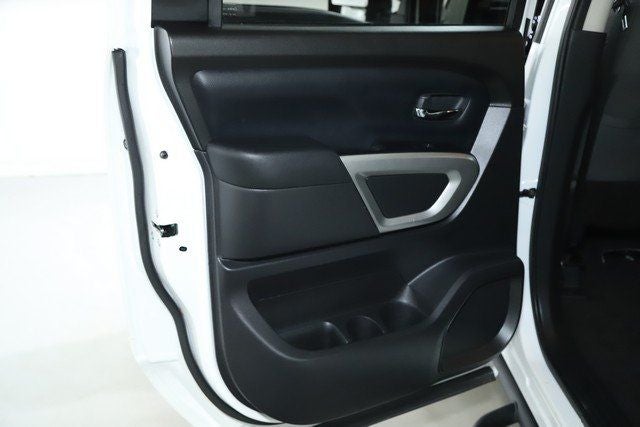 2024 Nissan Titan SV Convenience & Utility Package 4x4