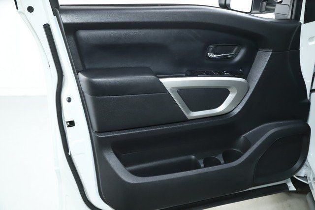 2024 Nissan Titan SV Convenience & Utility Package 4x4