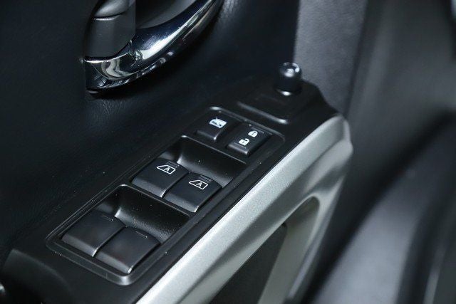 2024 Nissan Titan SV Convenience & Utility Package 4x4