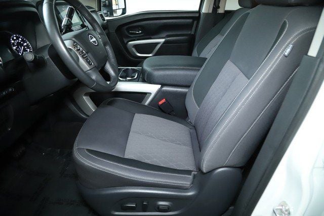 2024 Nissan Titan SV Convenience & Utility Package 4x4