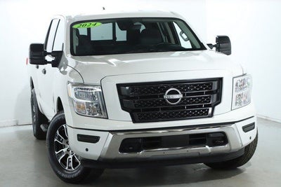 2024 Nissan Titan SV Convenience & Utility Package 4x4