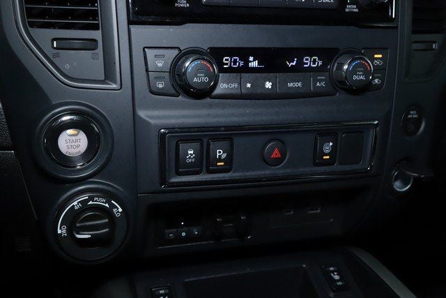 2024 Nissan Titan SV Convenience & Utility Package 4x4