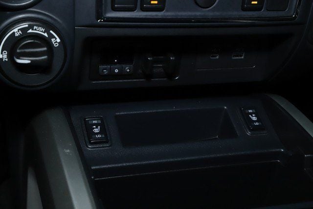 2024 Nissan Titan SV Convenience & Utility Package 4x4