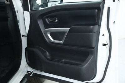 2024 Nissan Titan SV Convenience & Utility Package 4x4