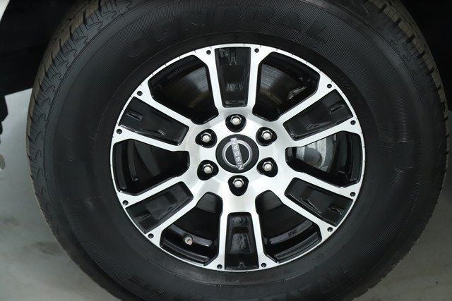 2024 Nissan Titan SV Convenience & Utility Package 4x4