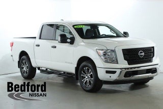 2024 Nissan Titan SV Convenience &amp; Utility Package 4x4
