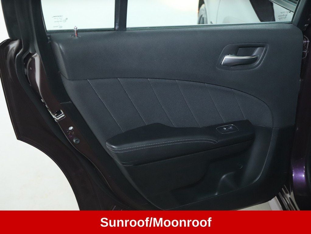 2020 Dodge Charger R/T Moonroof Blacktop Pkg.