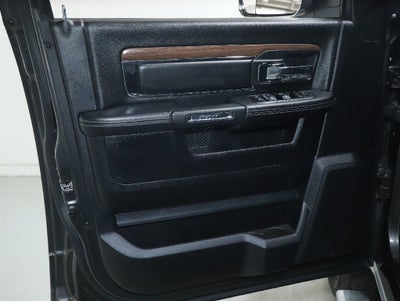 2015 RAM 3500 Laramie Crew Cab Long Bed 4WD