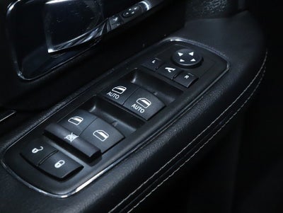 2015 RAM 3500 Laramie Crew Cab Long Bed 4WD