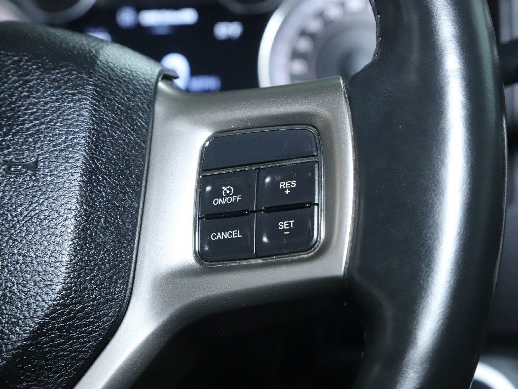 2015 RAM 3500 Laramie Crew Cab Long Bed 4WD