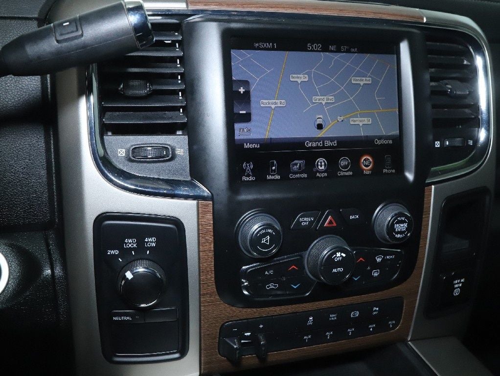 2015 RAM 3500 Laramie Crew Cab Long Bed 4WD