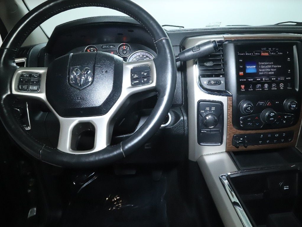 2015 RAM 3500 Laramie Crew Cab Long Bed 4WD