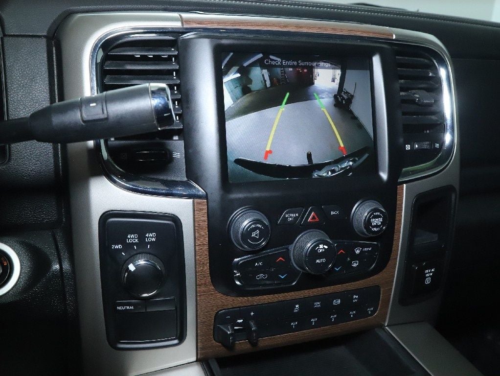 2015 RAM 3500 Laramie Crew Cab Long Bed 4WD