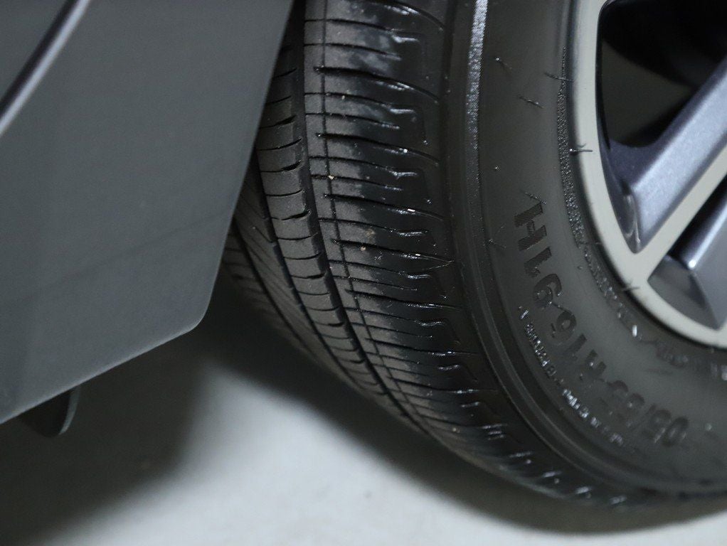 2024 Nissan Versa 1.6 S Plus Package