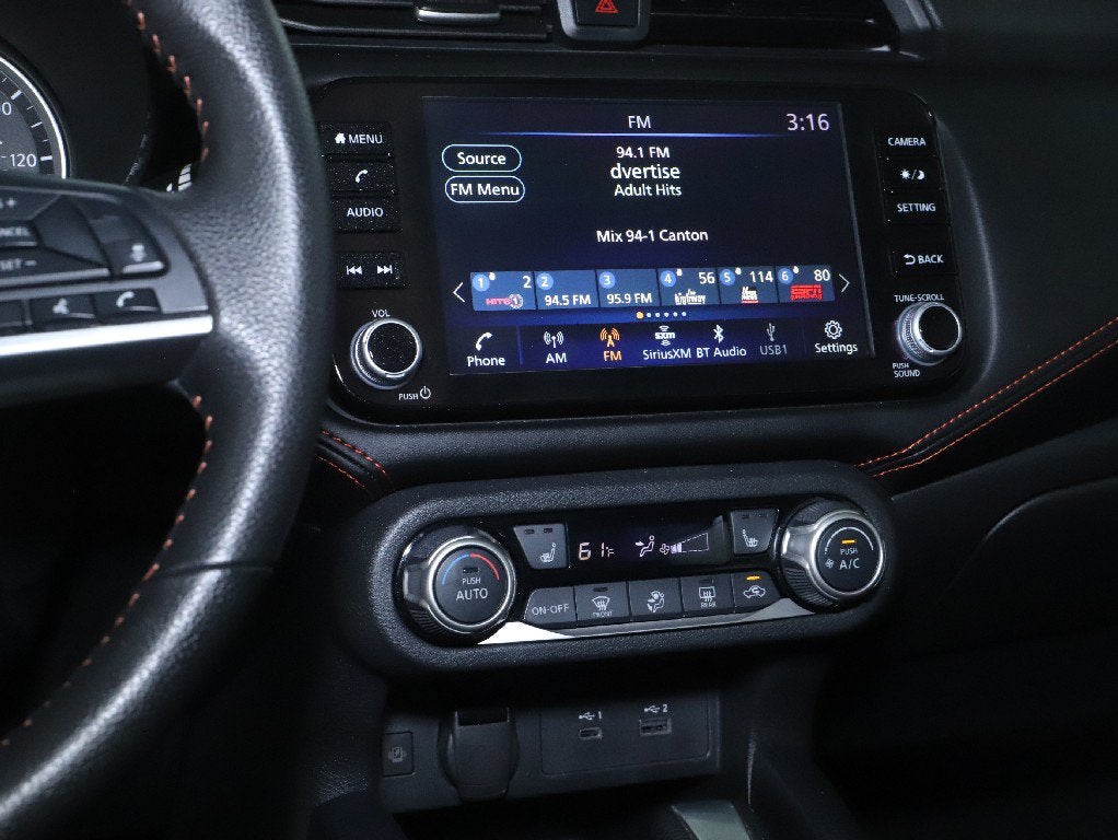 2025 Nissan Versa 1.6 SR