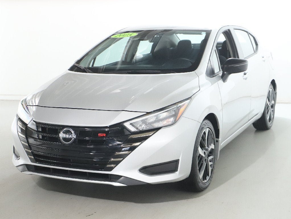 2025 Nissan Versa 1.6 SR