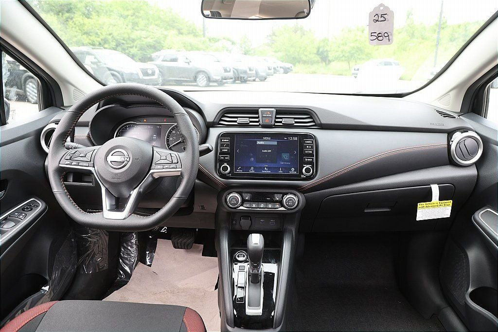 2025 Nissan Versa 1.6 SR