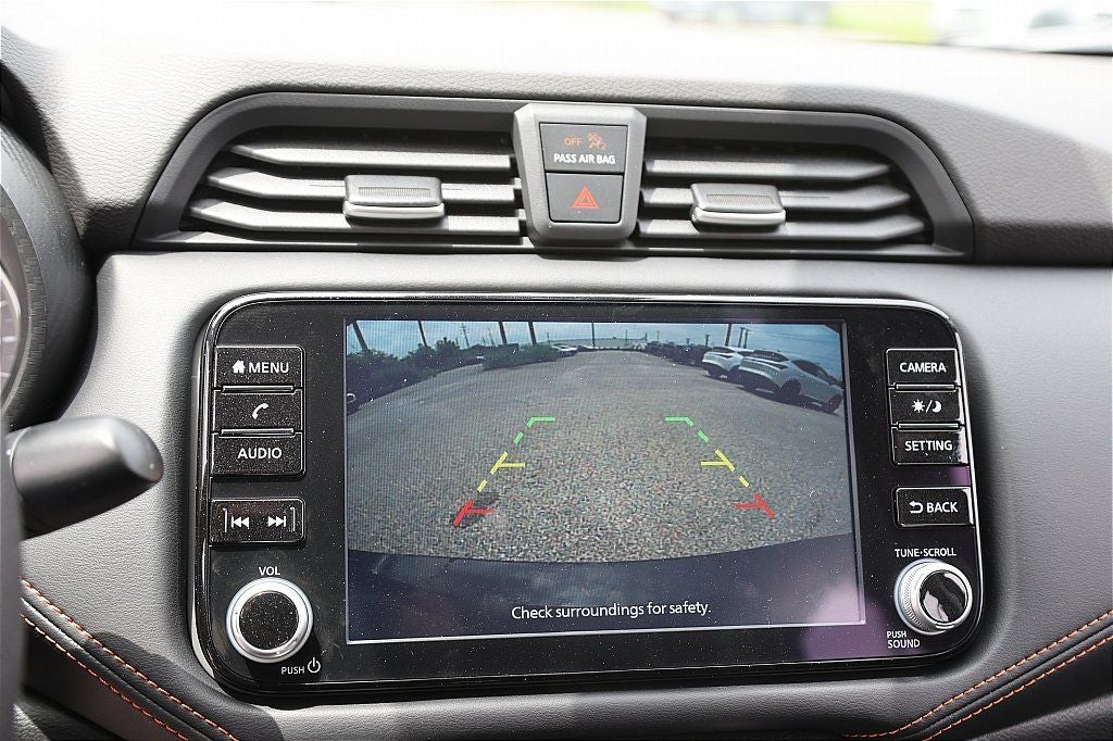 2025 Nissan Versa 1.6 SR