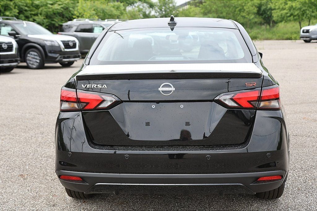 2025 Nissan Versa 1.6 SR