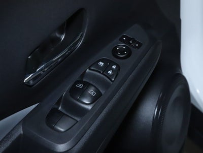 2023 Nissan Kicks SR Premium