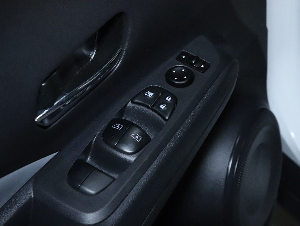 2023 Nissan Kicks SR Premium