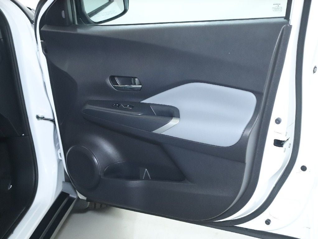 2023 Nissan Kicks SR Premium