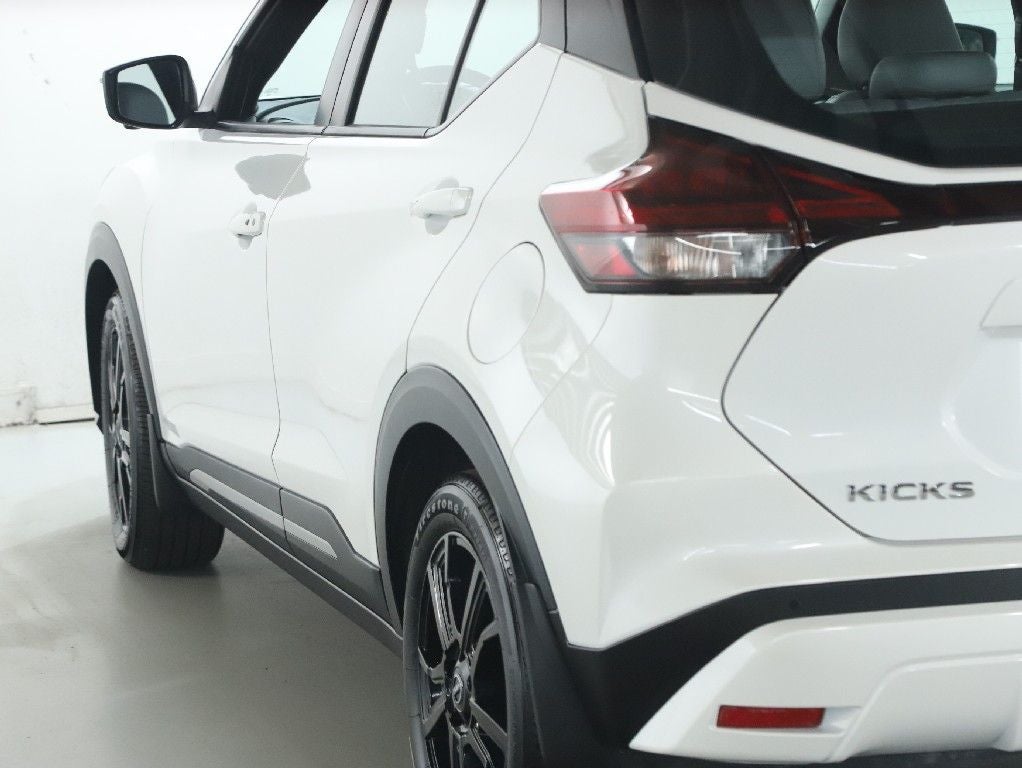 2023 Nissan Kicks SR Premium