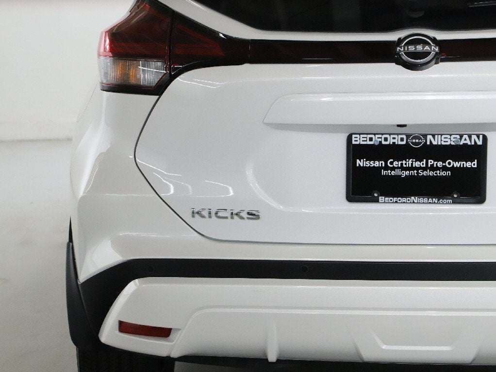 2023 Nissan Kicks SR