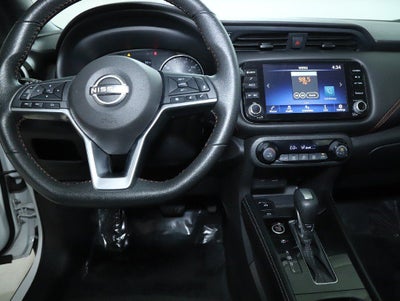 2023 Nissan Kicks SR