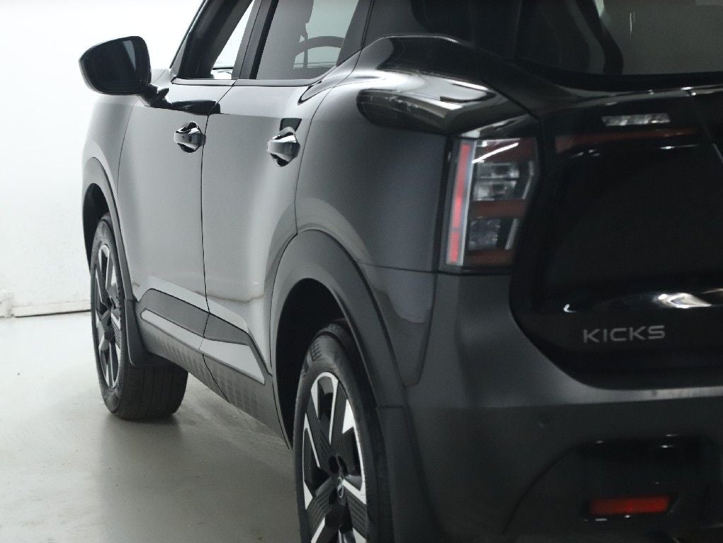 2025 Nissan Kicks SV AWD