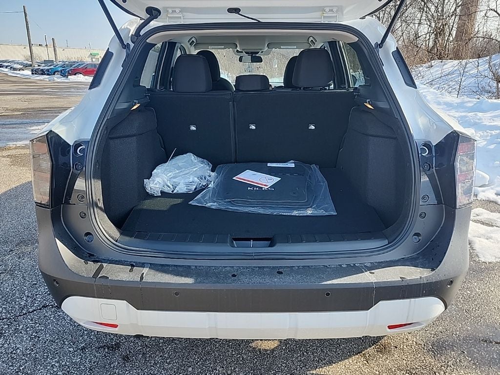 2026 Nissan Kicks SV