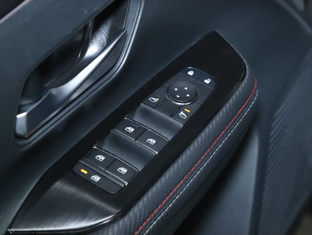 2025 Nissan Kicks SR AWD