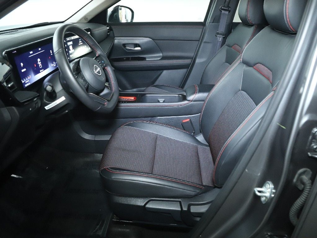2025 Nissan Kicks SR AWD