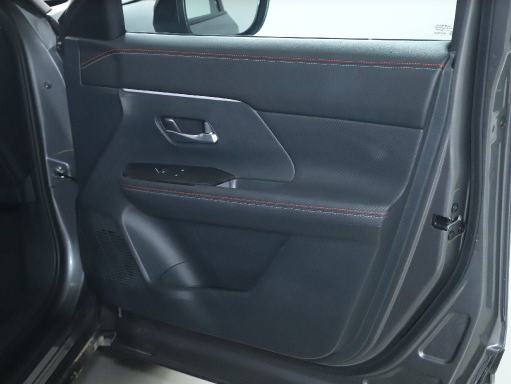 2025 Nissan Kicks SR AWD