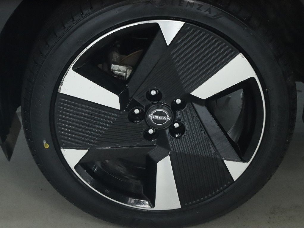 2025 Nissan Kicks SR AWD