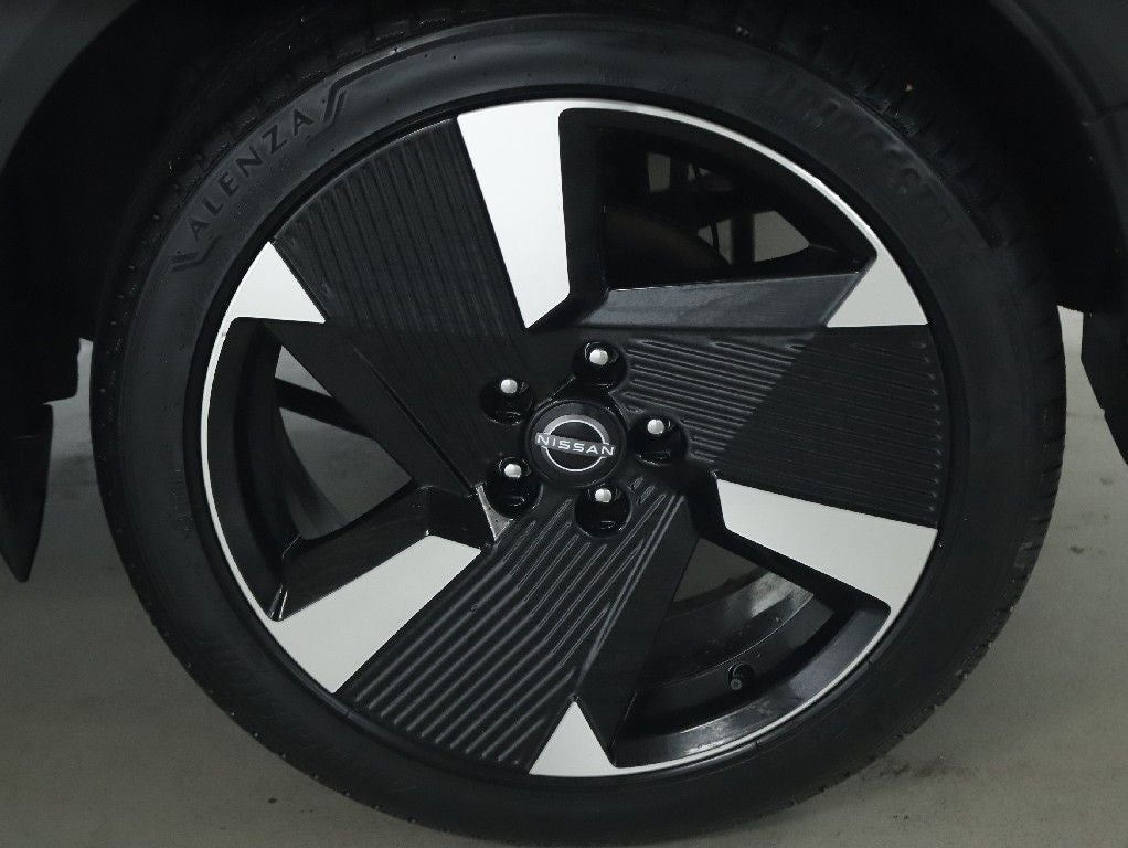 2025 Nissan Kicks SR AWD