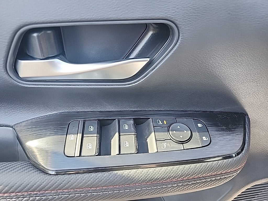 2027 Nissan Kicks SR