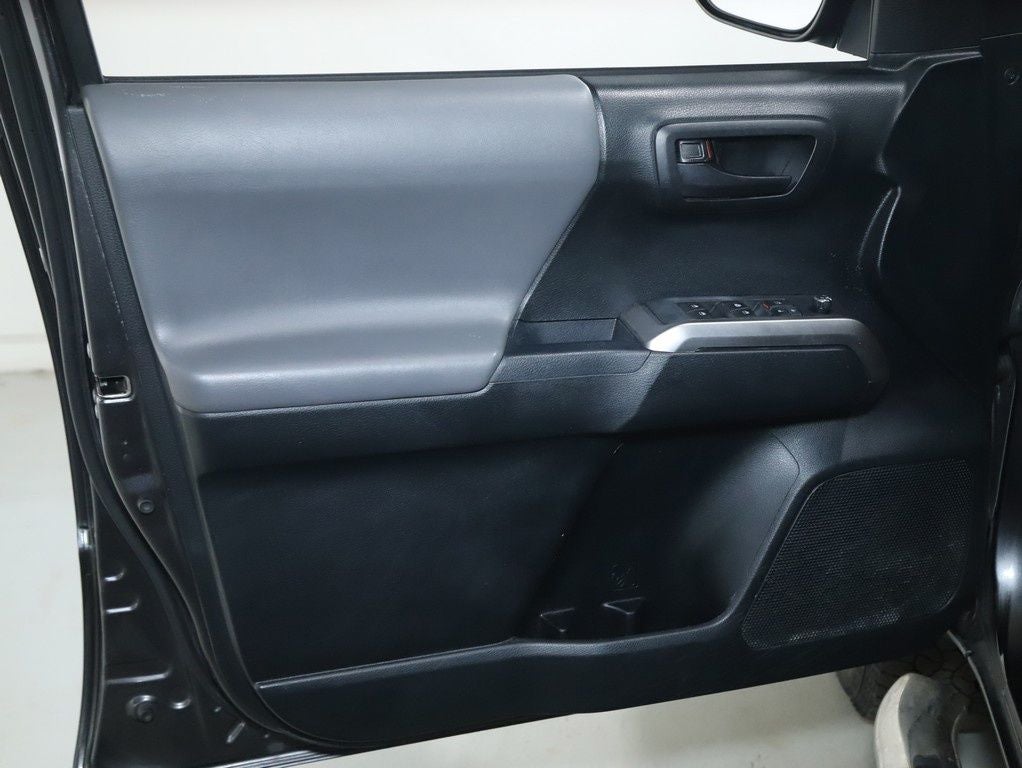 2017 Toyota Tacoma SR5 V6