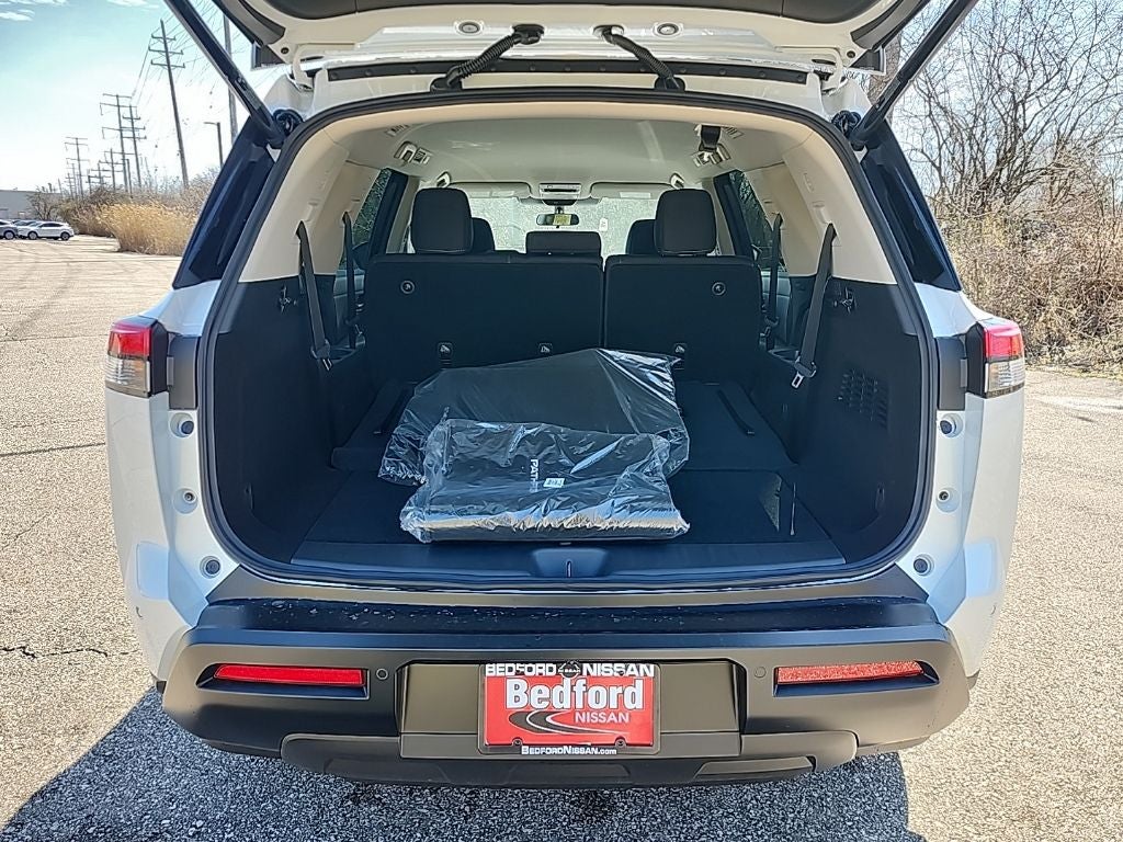 2026 Nissan Pathfinder SV