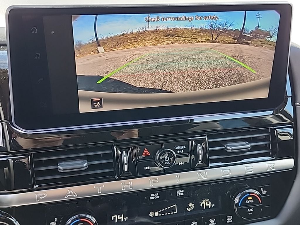 2026 Nissan Pathfinder SV