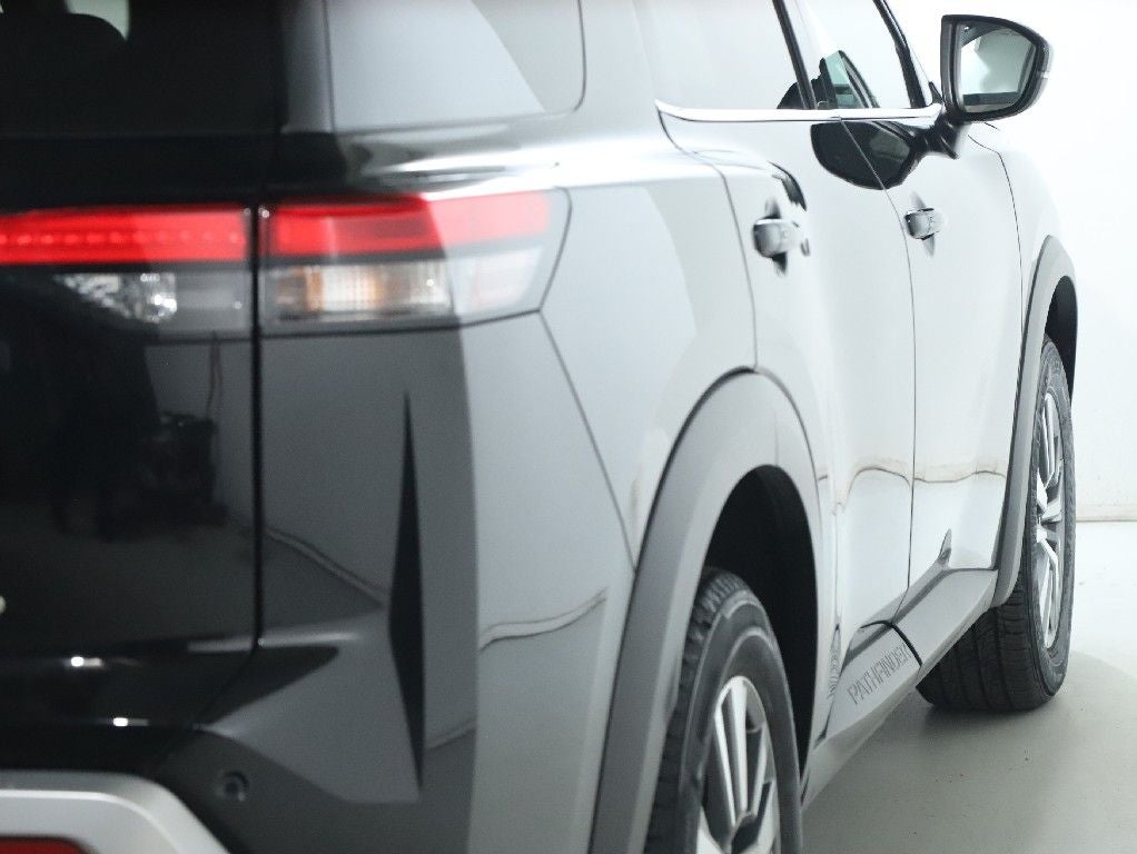 2025 Nissan Pathfinder SL AWD
