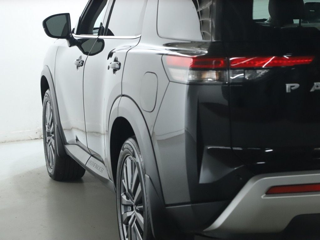 2023 Nissan Pathfinder SL Premium AWD