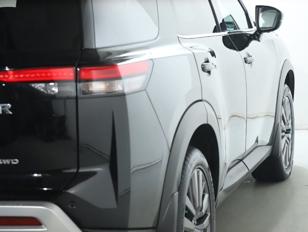 2023 Nissan Pathfinder SL Premium AWD