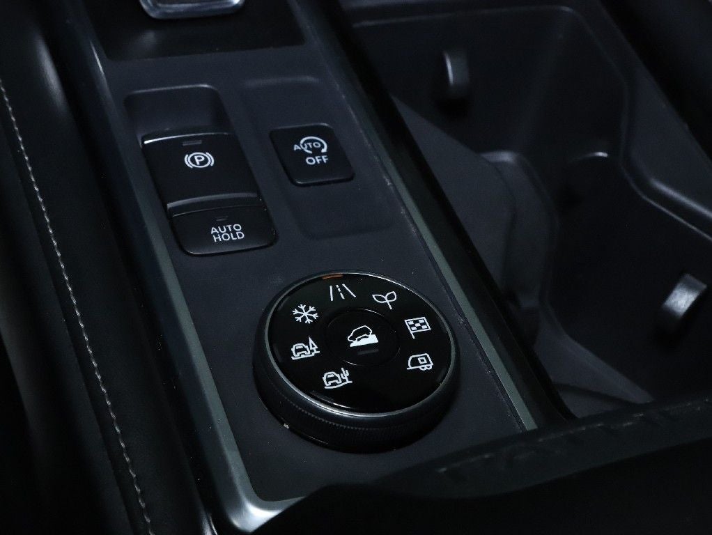 2023 Nissan Pathfinder SL Premium AWD